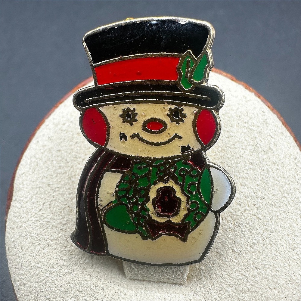 Vintage Enamel Snowman Pin – Christmas Wreath Holiday Brooch